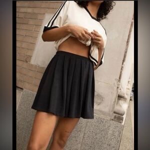 American Apparel Classic Black Mini pleated Skirt Elastic Waist M/L